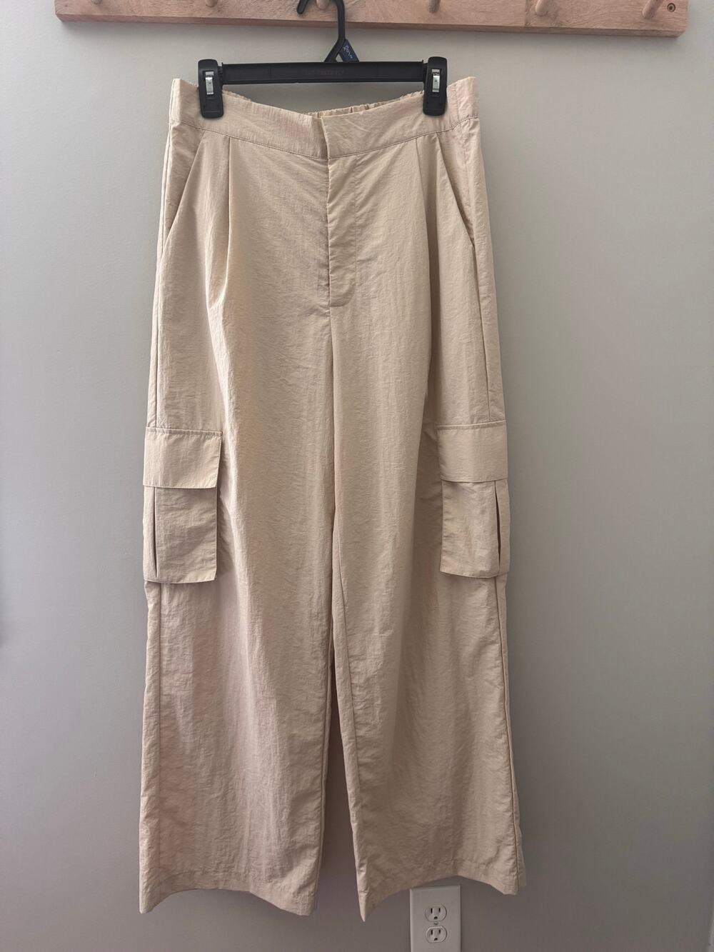 WILO The Label Women's Wide Leg Parachute Cargo Pants Cream Beige Size Small